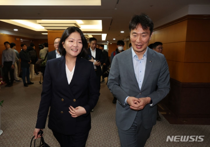 [단독]논란의 네이버페이 '주식매매 연결 서비스', 금감원 조만간 결론 관련사진1