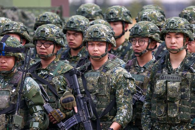 中, 하이난에 항모 ‘드라이독’ 건설… “남중국해 작전 공백 사라졌다”