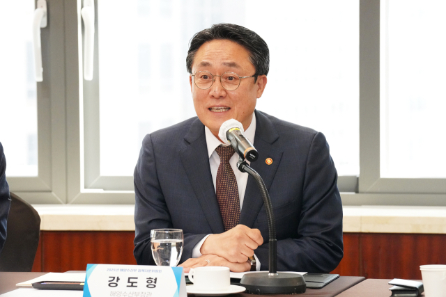 해수장관, 서해 ‘中 무단 구조물’ 설치에 "비례조치로 ‘대형 부이’ 설치"