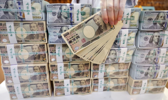 엔화 다발 이미지