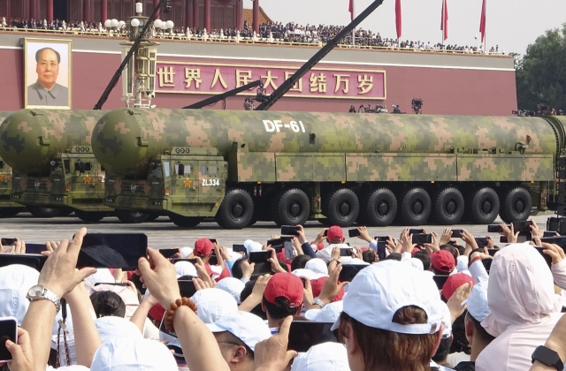 ICBM·스텔스기·AI 드론…美 때릴 '핵 3축 체계'도 첫 선[북중러 反美연대]