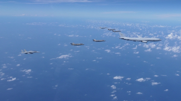 [단독] 러 핵잠수함 동해 오자 미일·호주도 F-35A 투입